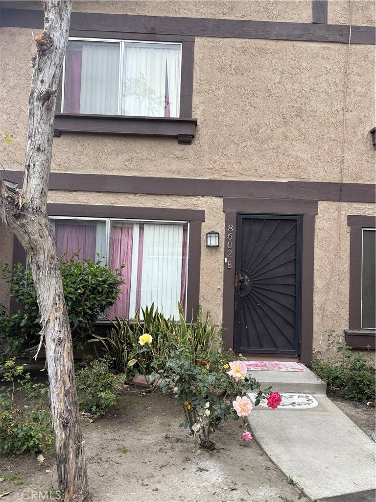Paramount, CA 90723,8602 Elburg ST #B