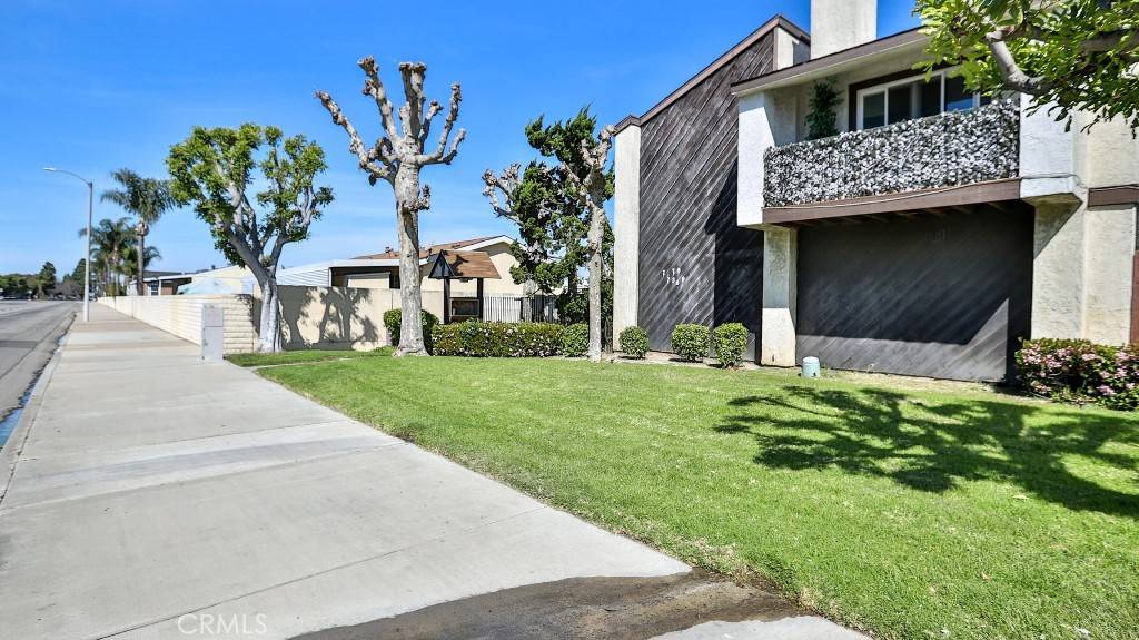 Stanton, CA 90680,7393 Katella AVE