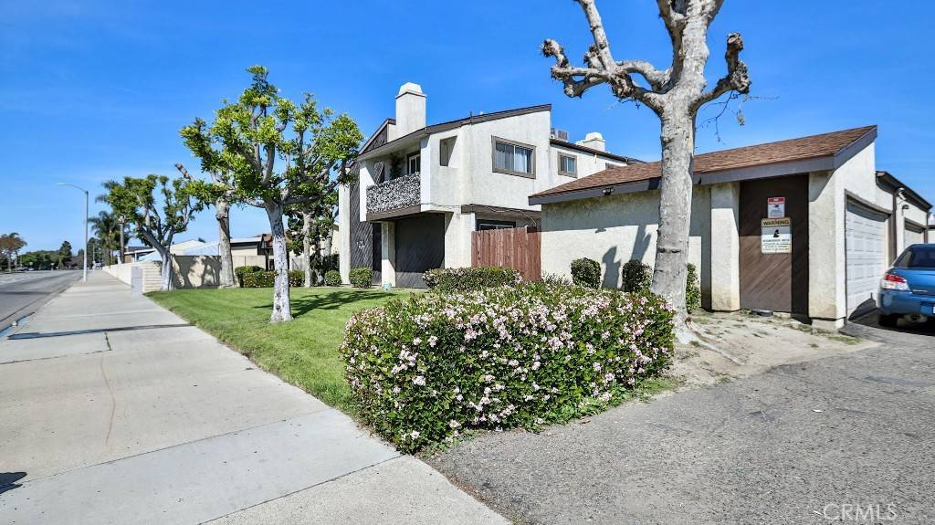 Stanton, CA 90680,7393 Katella AVE