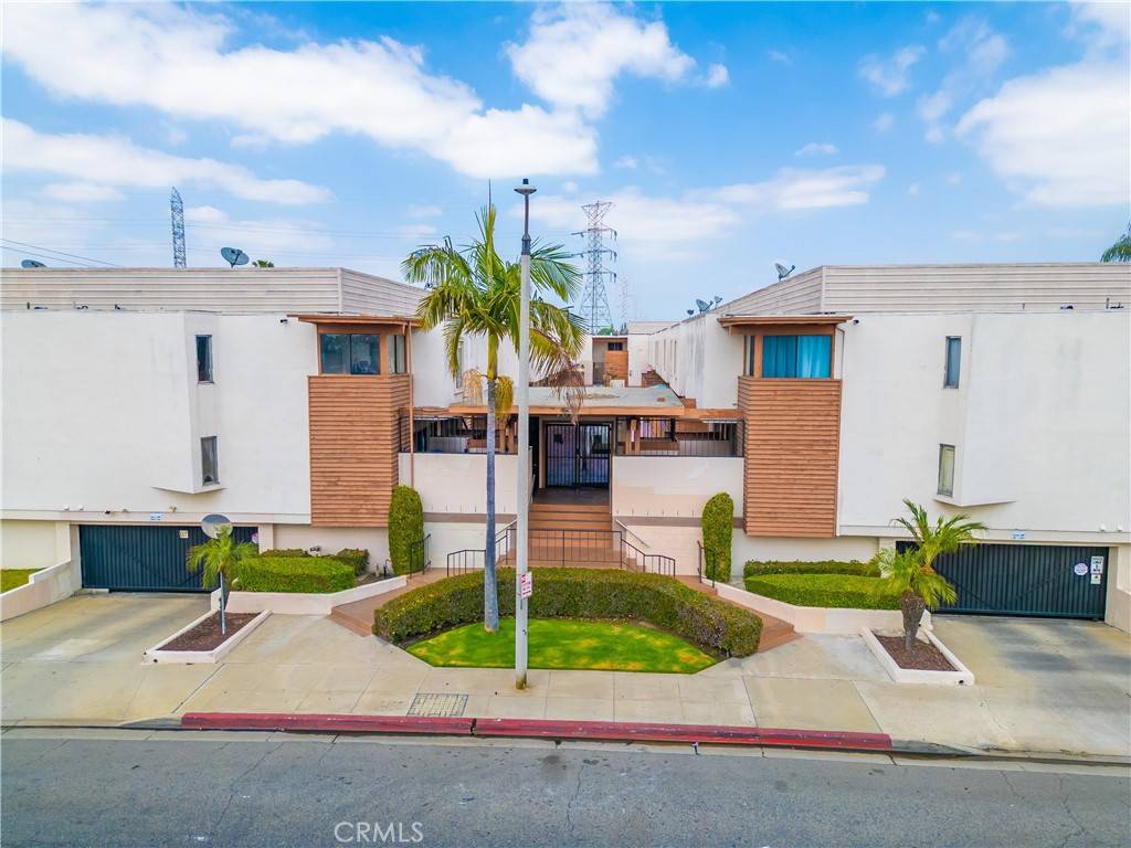 Downey, CA 90241,7033 Stewart And Gray RD #6