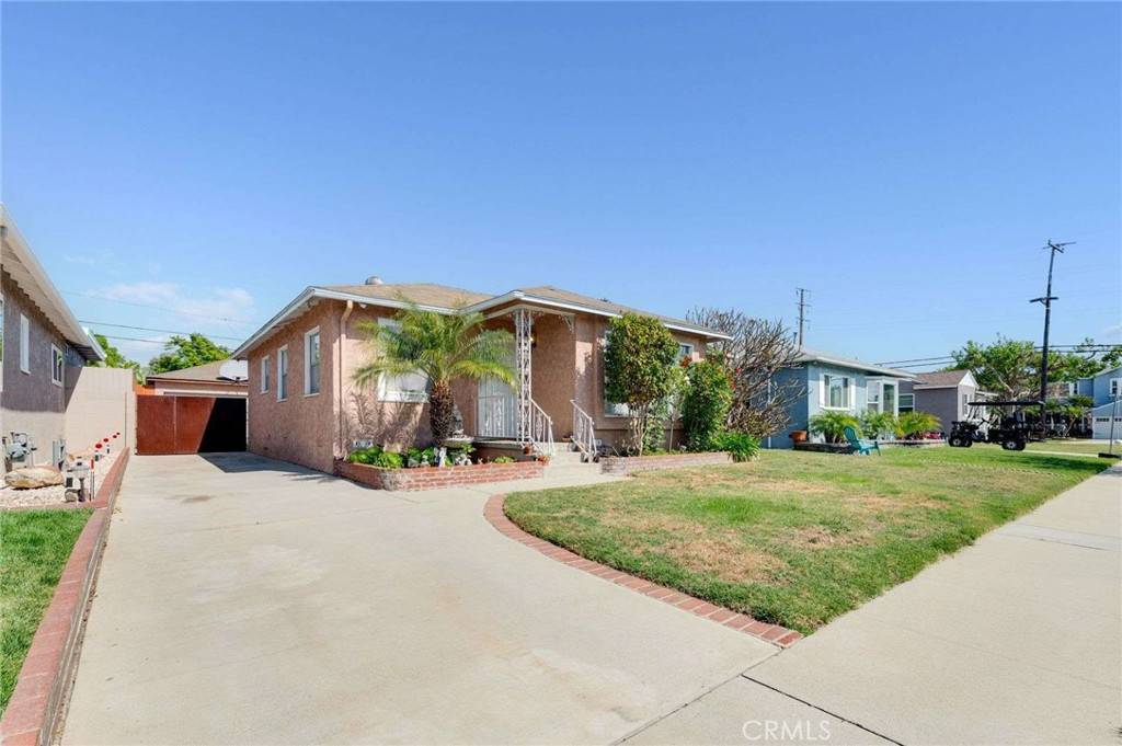 Lakewood, CA 90713,4512 Monogram AVE
