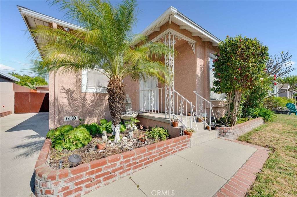 Lakewood, CA 90713,4512 Monogram AVE