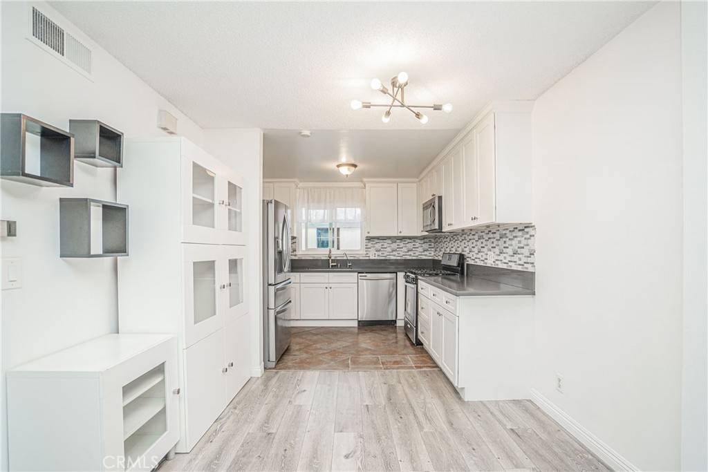 Buena Park, CA 90621,8172 Ferguson Green