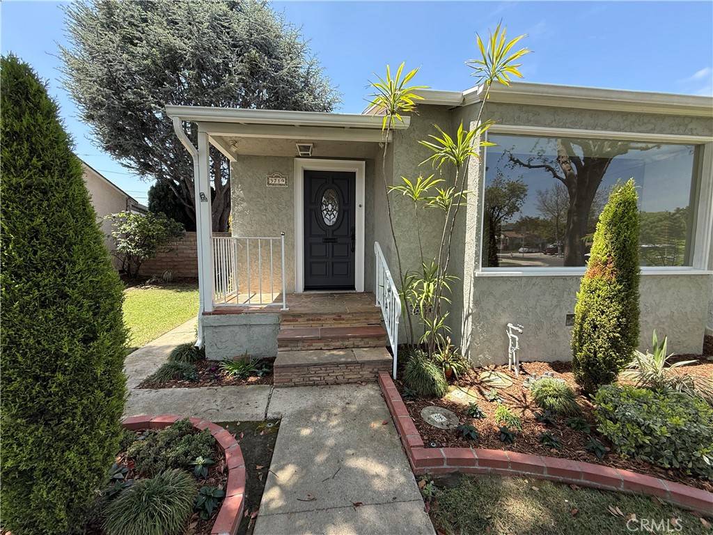 Long Beach, CA 90808,3719 N Greenbrier RD