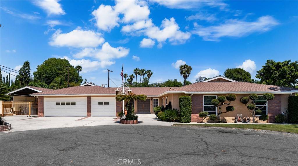 Fullerton, CA 92835,321 W Hermosa DR