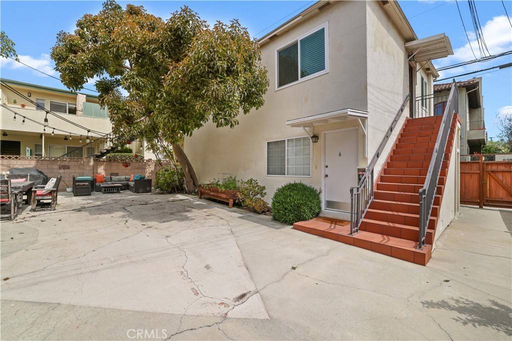 Santa Monica, CA 90403,833 15th ST