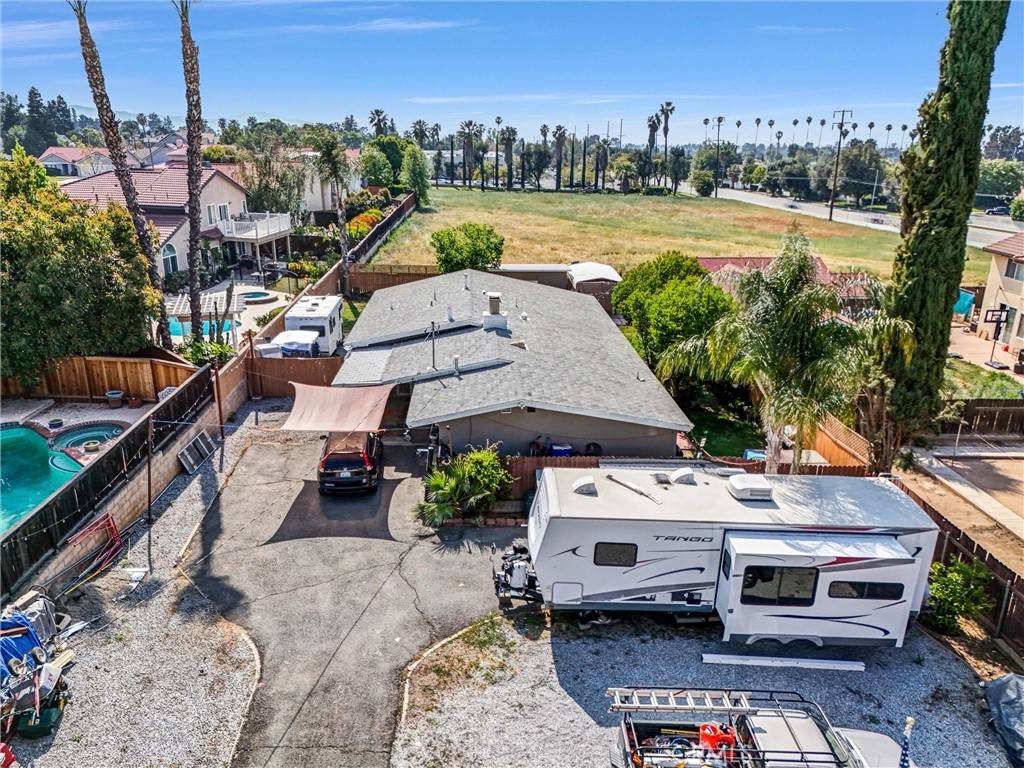Redlands, CA 92374,24 S La Salle ST