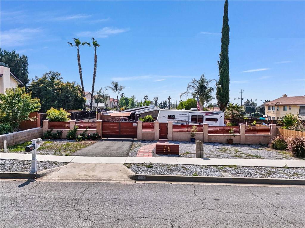 Redlands, CA 92374,24 S La Salle ST