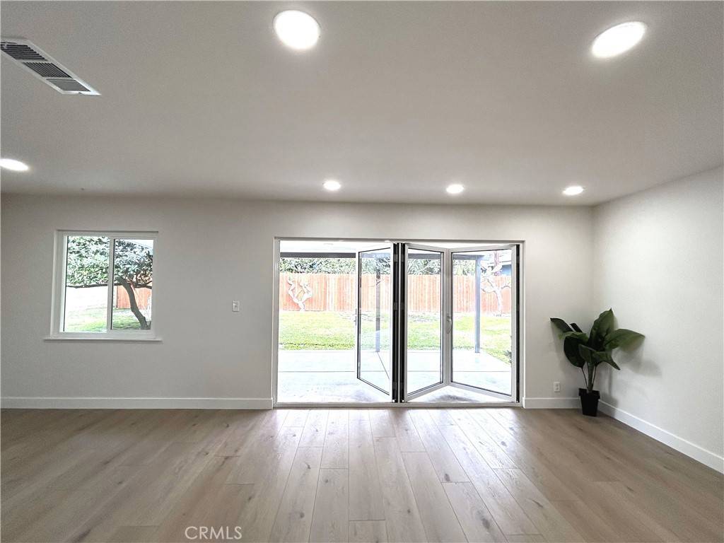 Santa Ana, CA 92704,1109 S Shelley ST