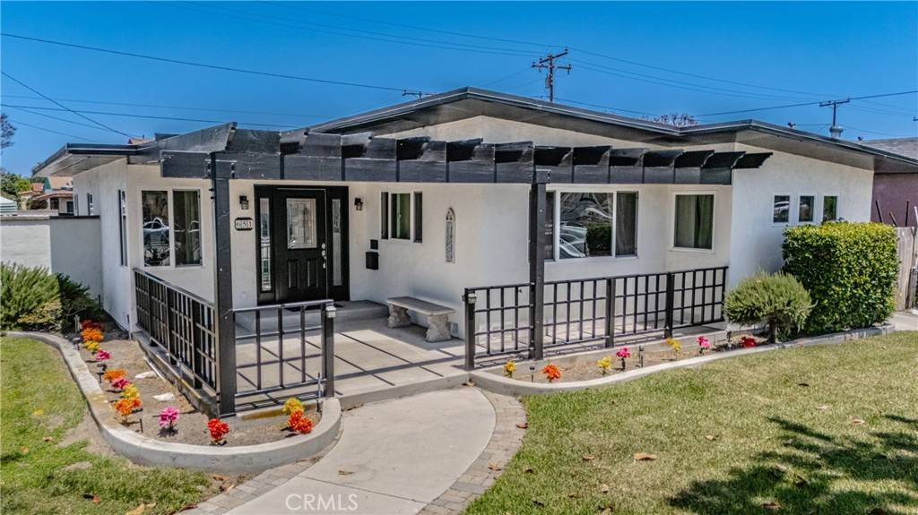 Long Beach, CA 90805,651 E 70th ST