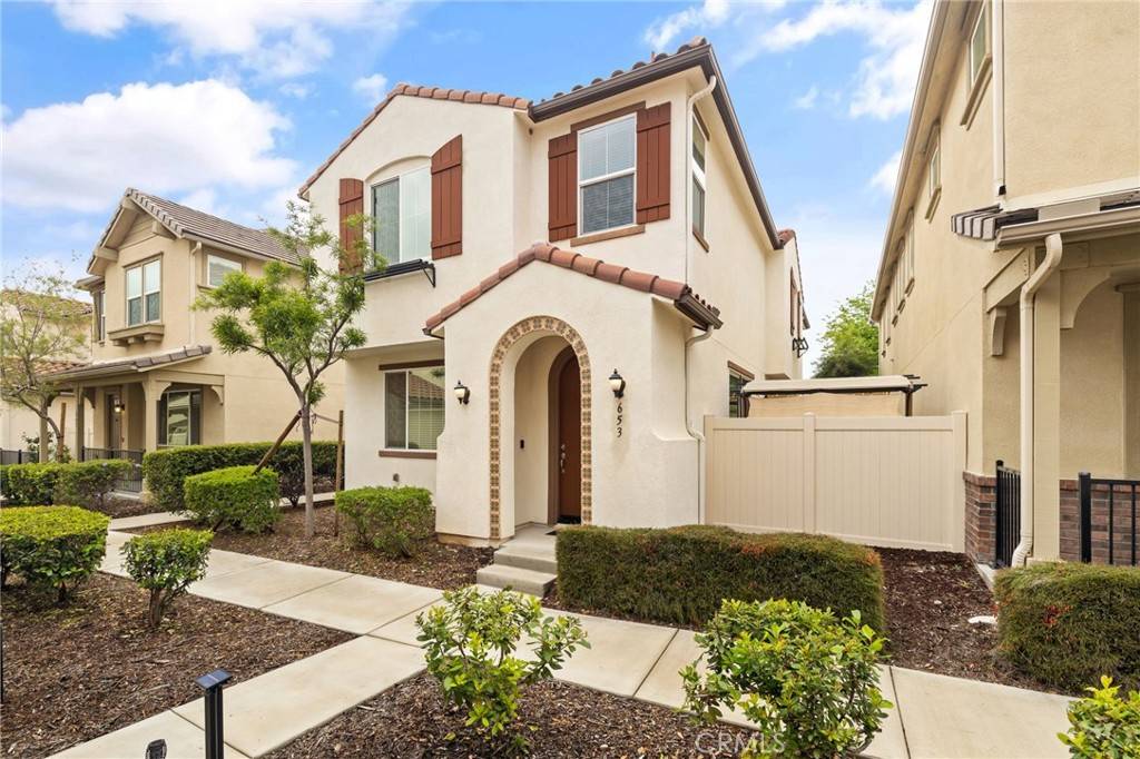Rialto, CA 92376,653 S Mandarin LN