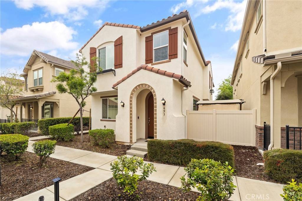 Rialto, CA 92376,653 S Mandarin LN