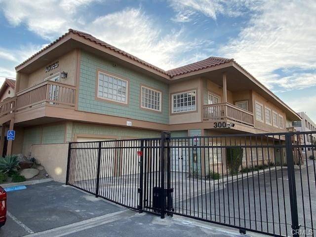 Santa Ana, CA 92705,300 N TUSTIN #200