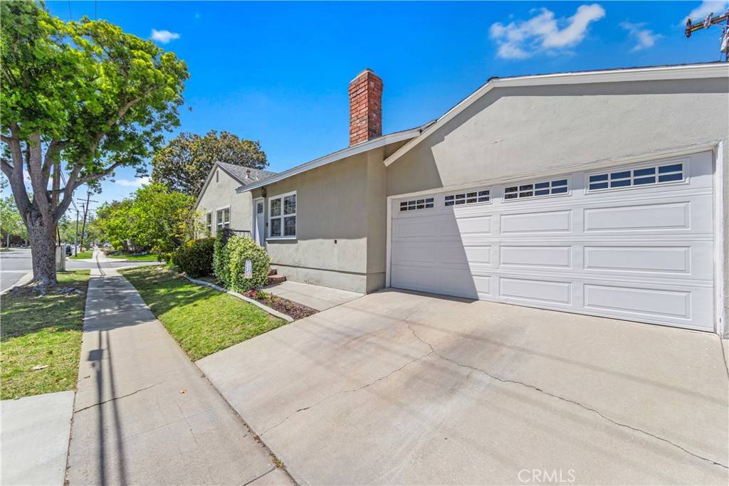 Lakewood, CA 90712,4702 Castana AVE