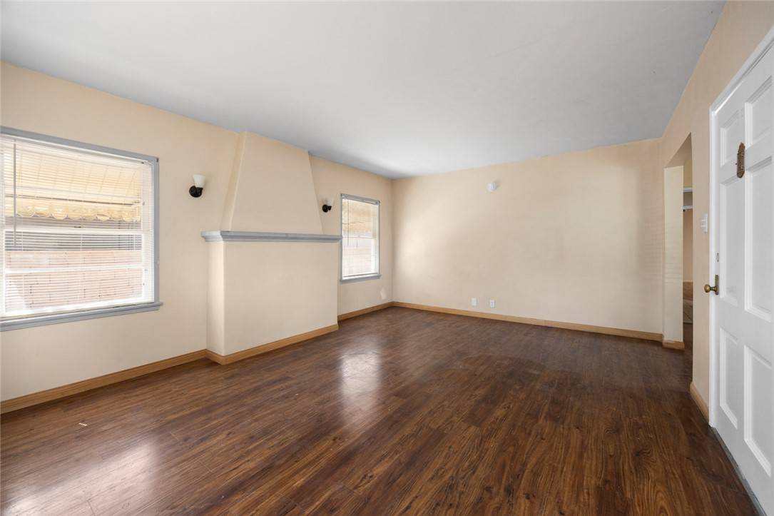Santa Ana, CA 92707,105 E Pomona ST