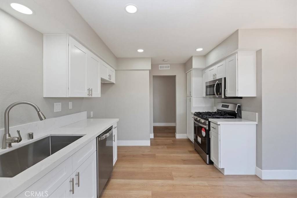Lancaster, CA 93534,828 W Avenue J12