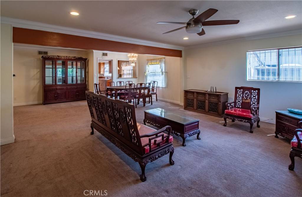 Montebello, CA 90640,121 W Avenida De La Merced