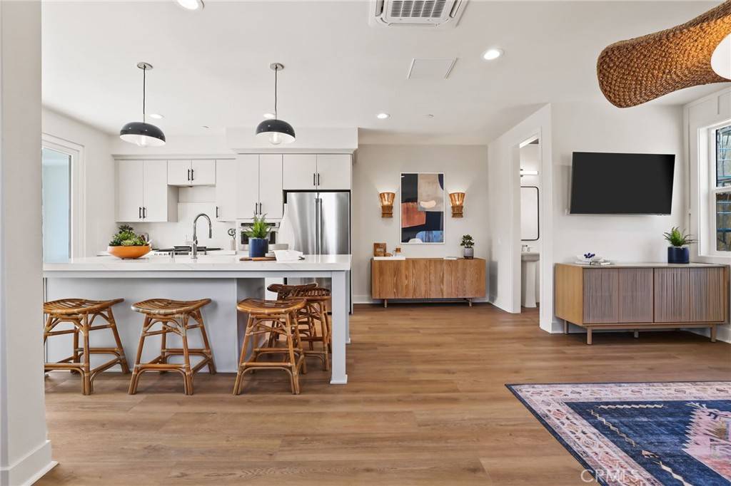 Huntington Beach, CA 92648,19041 Main ST #109