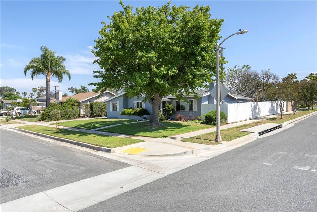 Corona, CA 92882,228 W OLD MILL