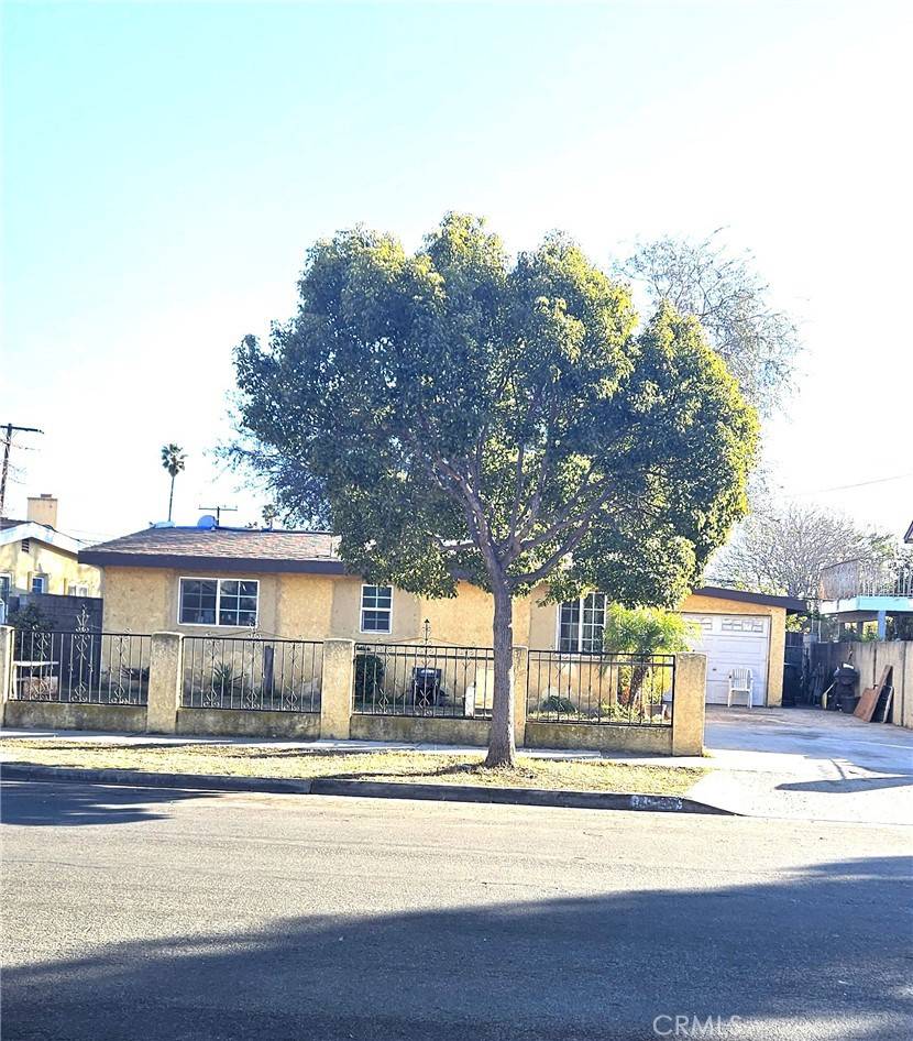 Santa Ana, CA 92703,2106 W 10th ST