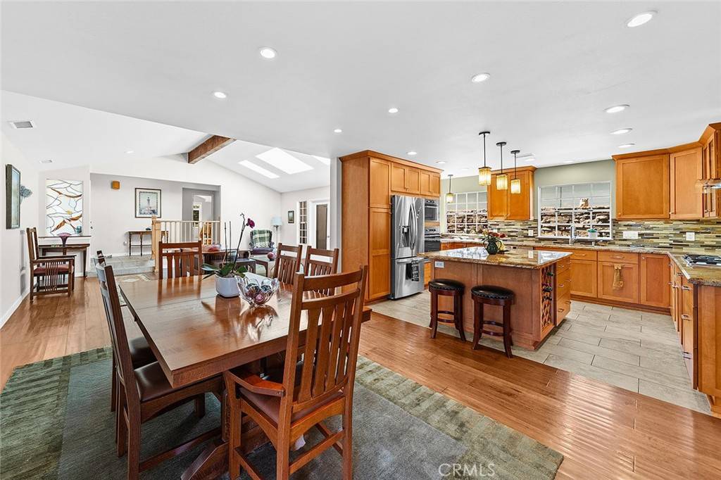 Long Beach, CA 90814,386 Los Altos AVE
