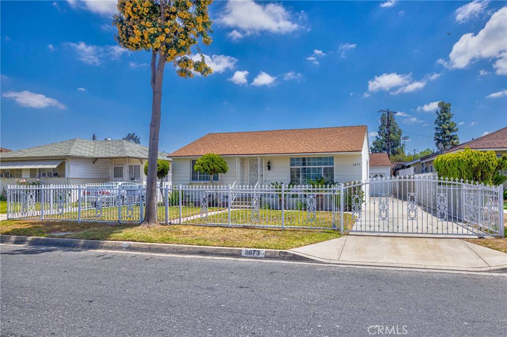 Pico Rivera, CA 90660,8873 Coolhurst DR