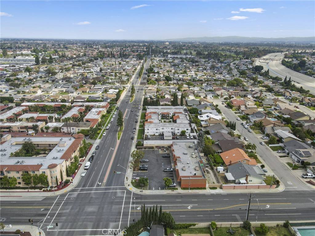 Lakewood, CA 90715,20942 Bloomfield AVE