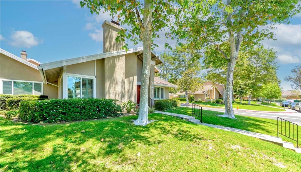Yorba Linda, CA 92887,5855 Via Sonora #39