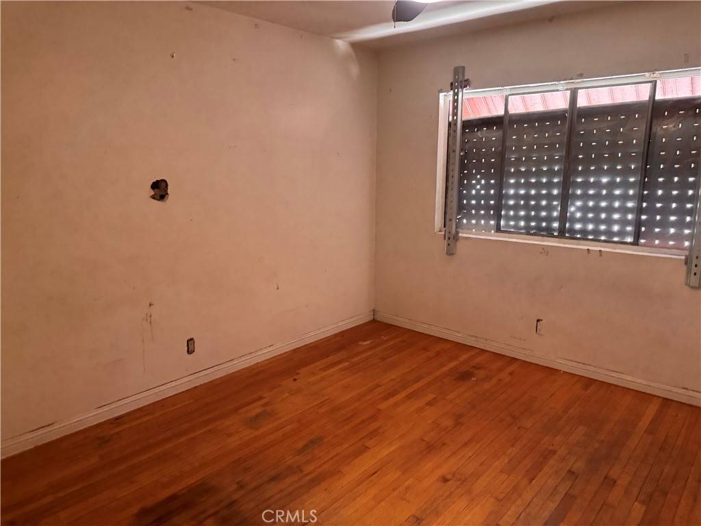 Long Beach, CA 90802,925 E Appleton ST #4