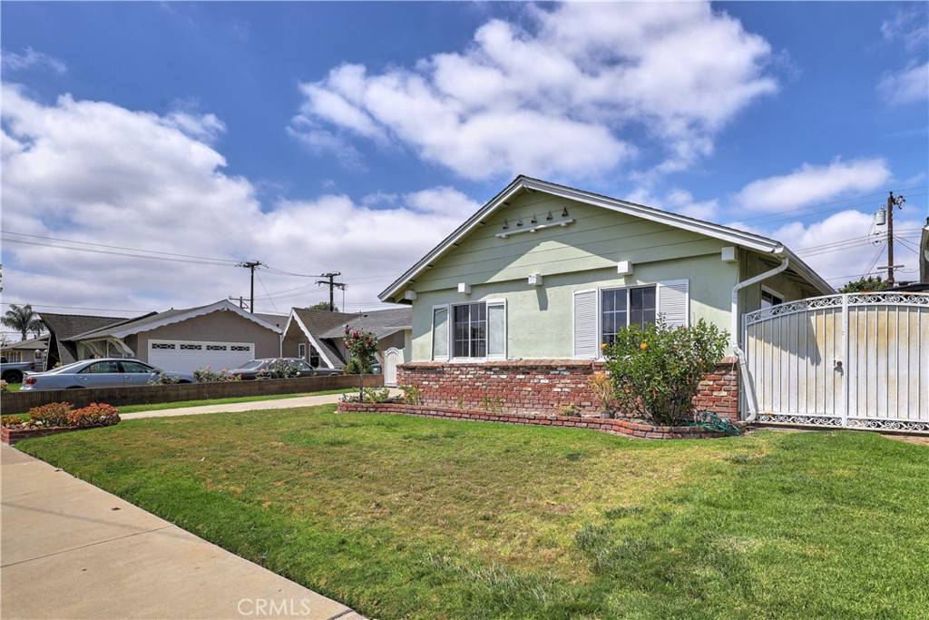 Buena Park, CA 90620,7451 Apache
