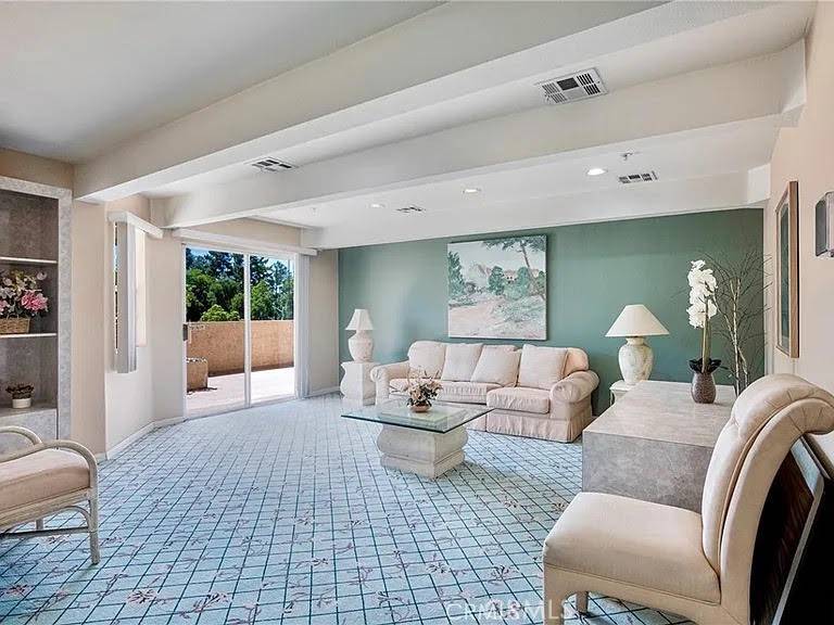Downey, CA 90241,11410 Brookshire AVE #319