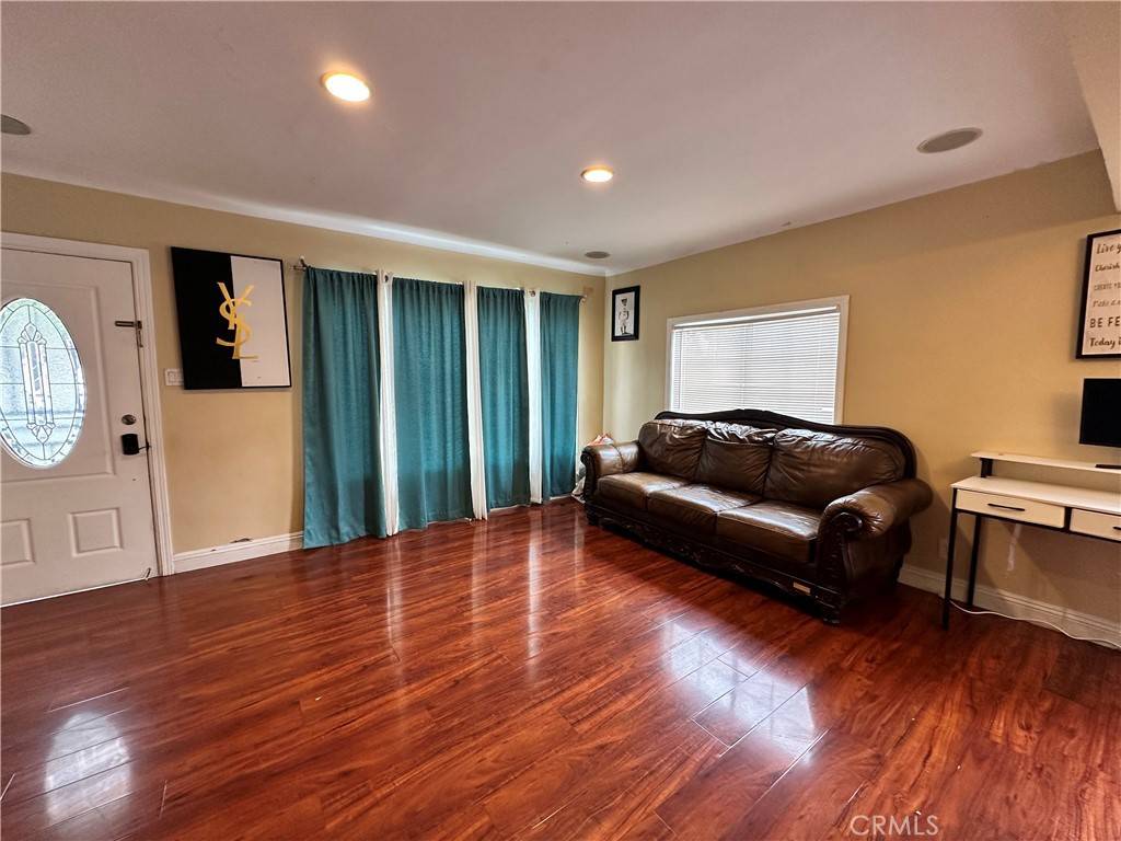 Lakewood, CA 90713,6127 Adenmoor AVE