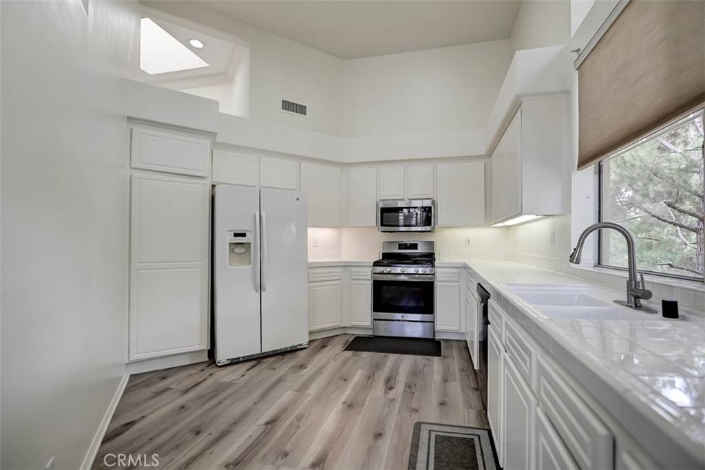 Tustin, CA 92782,2643 Dietrich DR