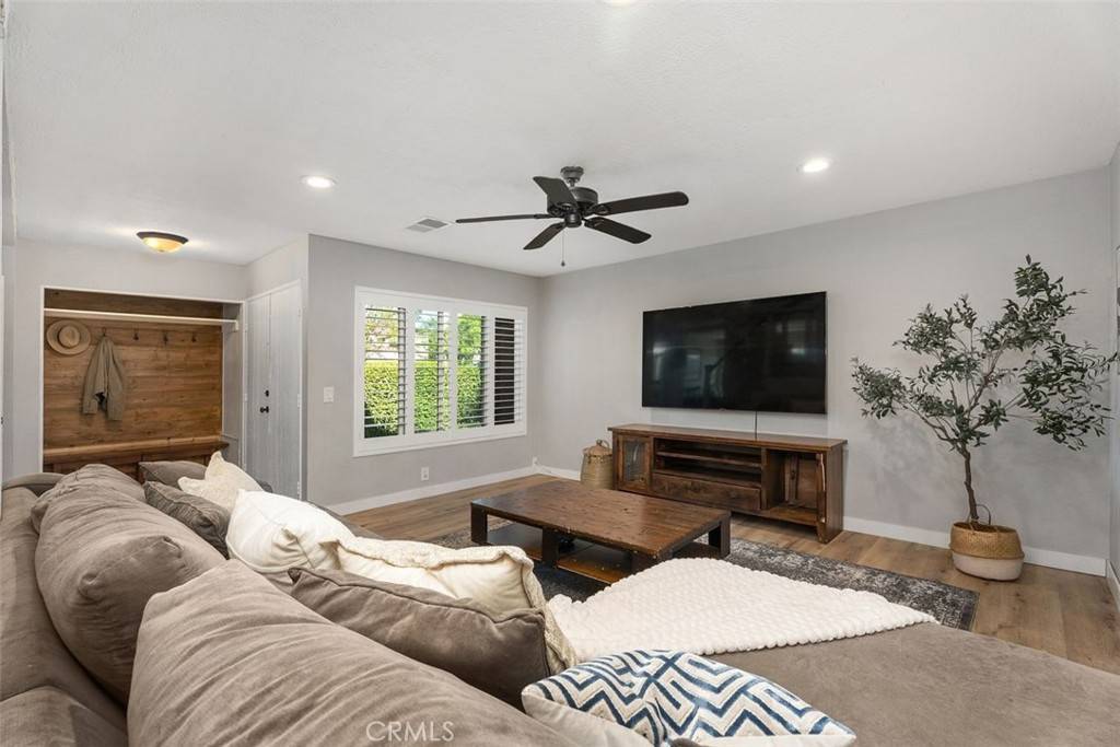 Lakewood, CA 90715,20001 Village Green DR