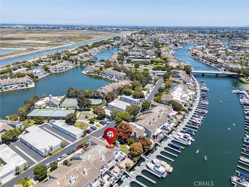 Huntington Beach, CA 92649,3496 Windspun