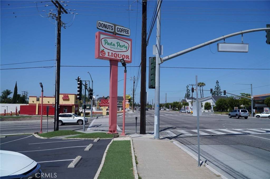 Orange, CA 92865,124 E Lincoln Ave