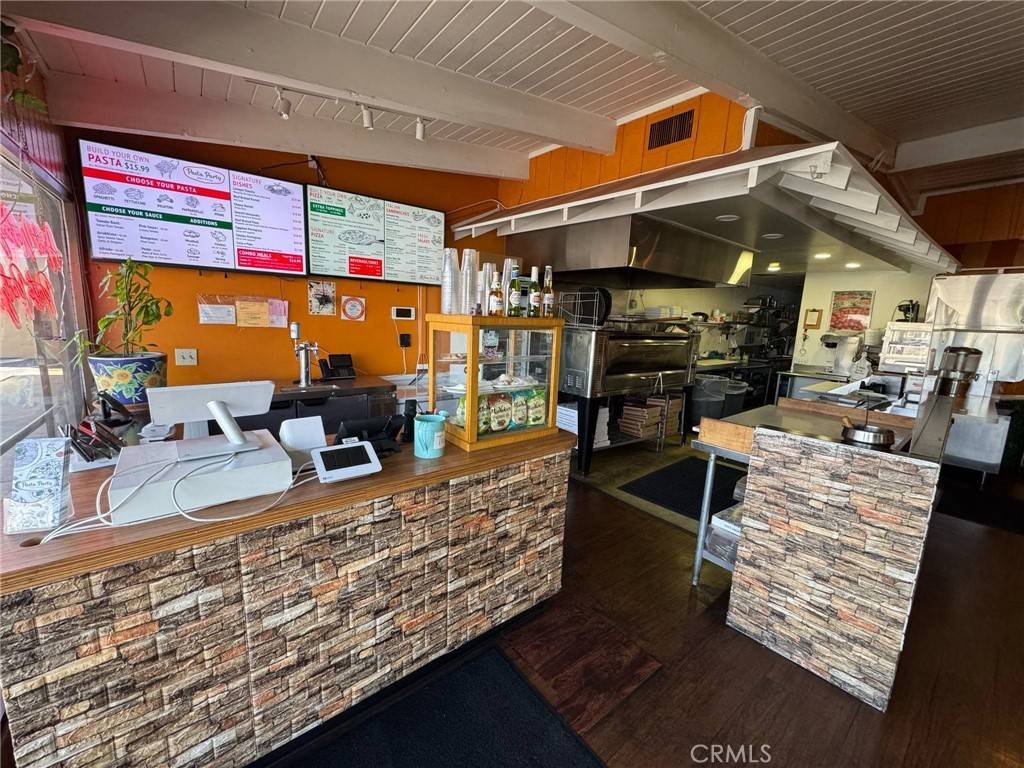 Orange, CA 92865,124 E Lincoln Ave