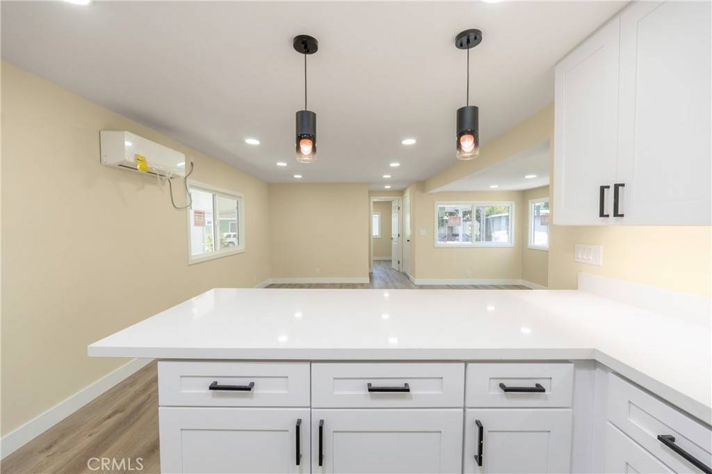 Tustin, CA 92780,107 Portola LN S #41