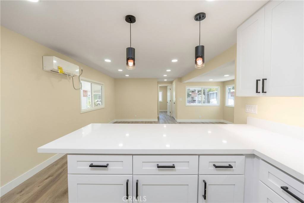 Tustin, CA 92780,107 Portola LN S #41