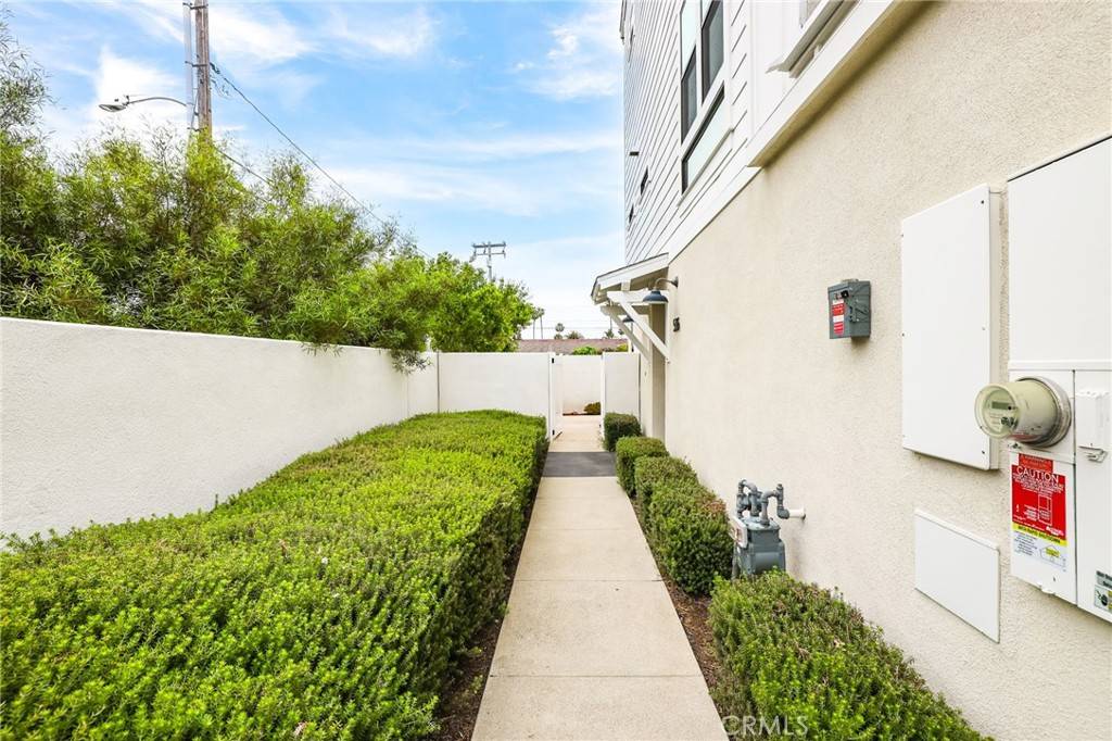 Costa Mesa, CA 92627,536 Caleigh LN