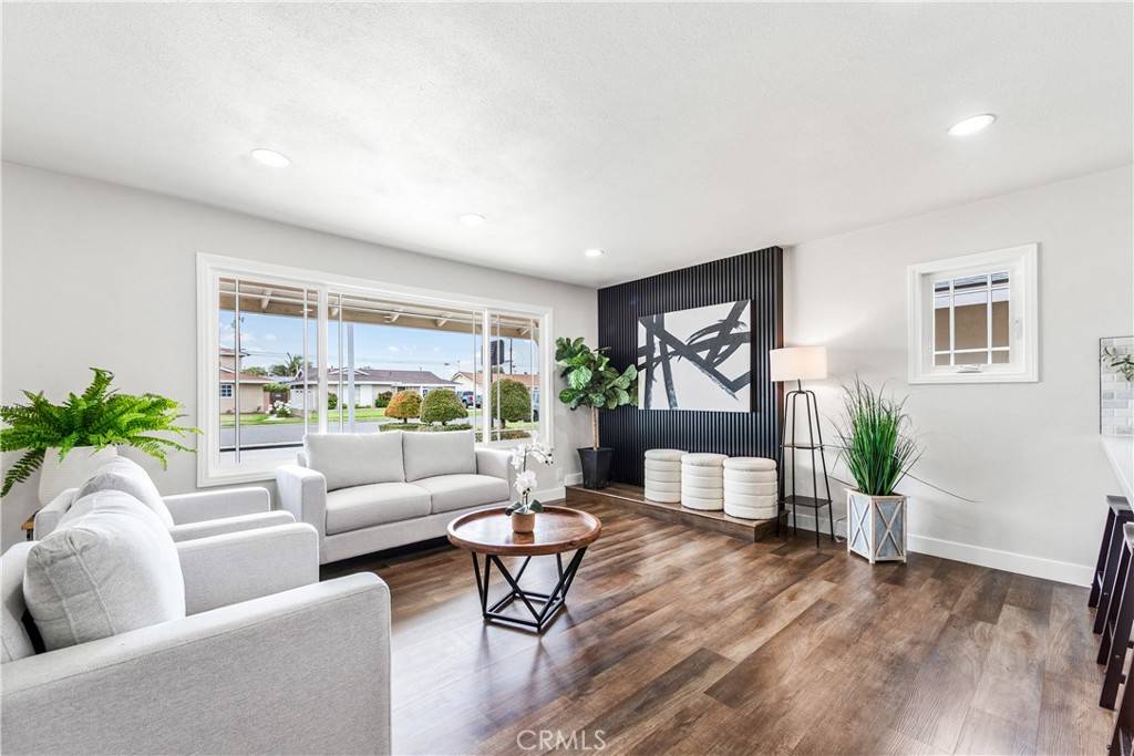 Garden Grove, CA 92845,5472 Santa Gertrudes