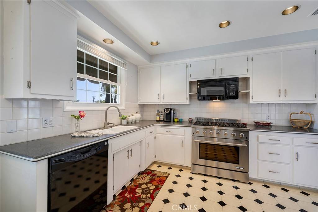 Fullerton, CA 92831,1113 Hollydale DR