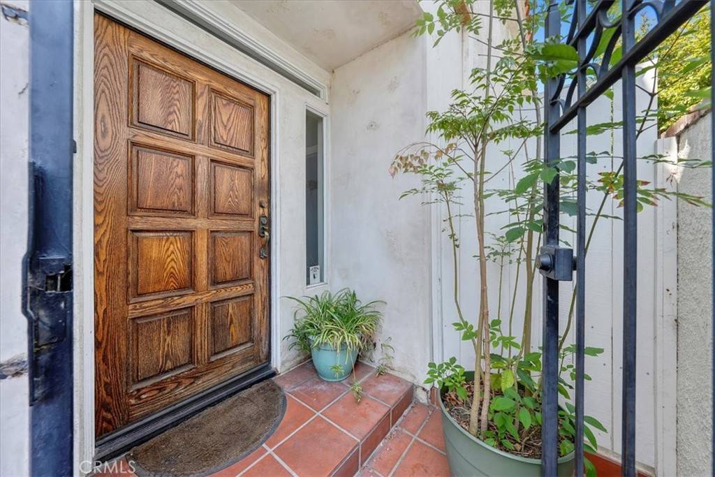Long Beach, CA 90814,377 Roycroft AVE