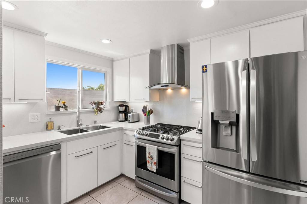 Long Beach, CA 90814,384 Redondo AVE #205