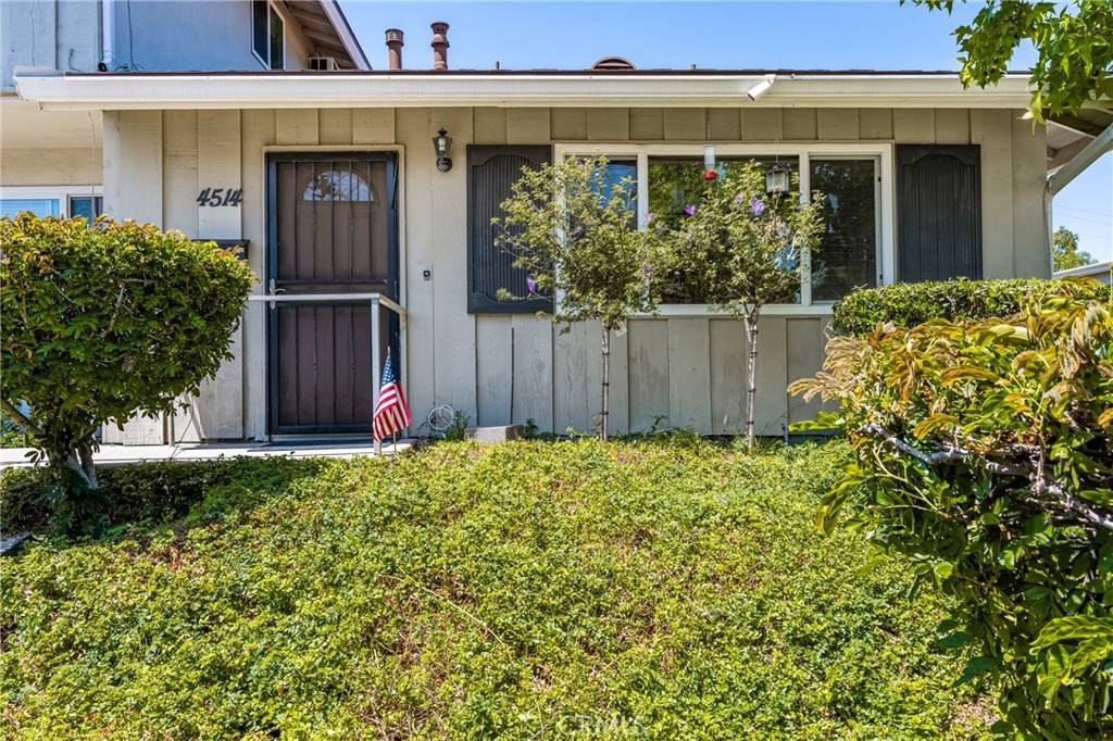 Yorba Linda, CA 92886,4514 Jamestown