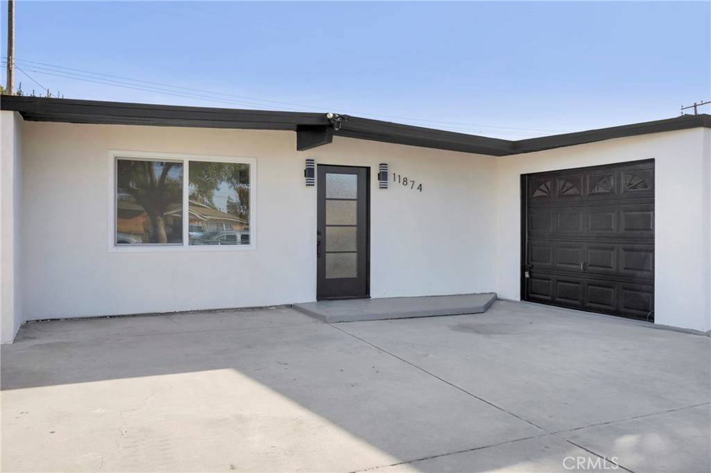 Lakewood, CA 90715,11874 206th ST