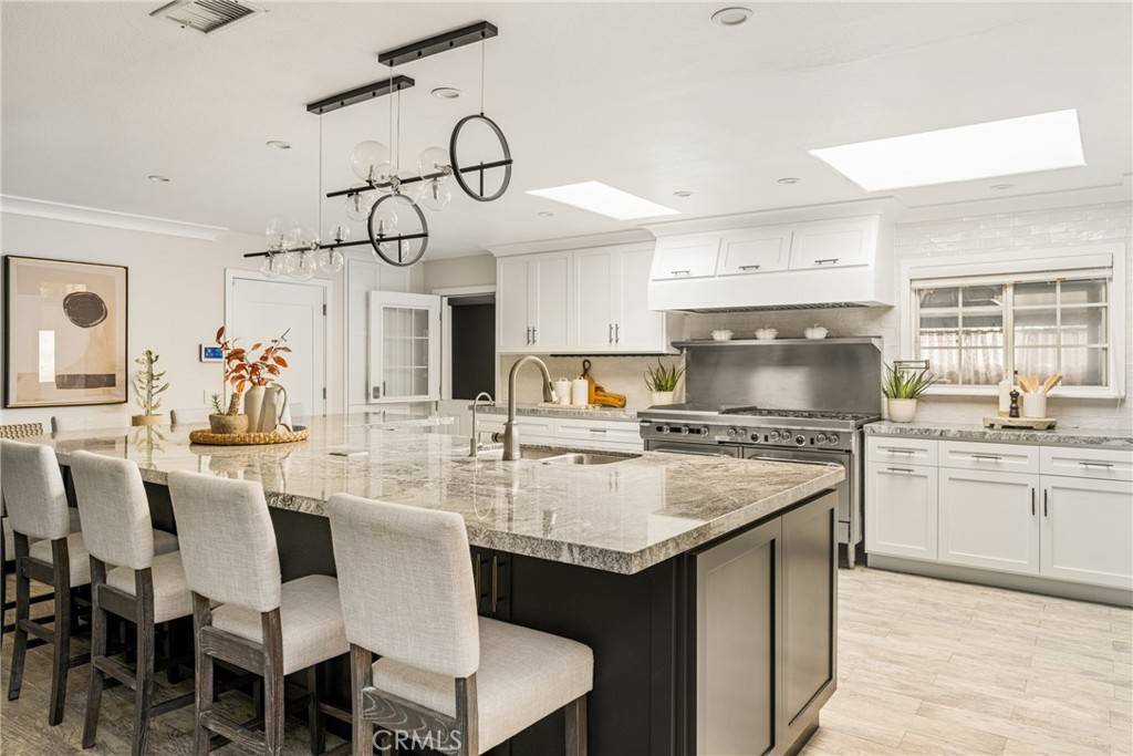 Huntington Beach, CA 92646,20402 Seven Seas LN
