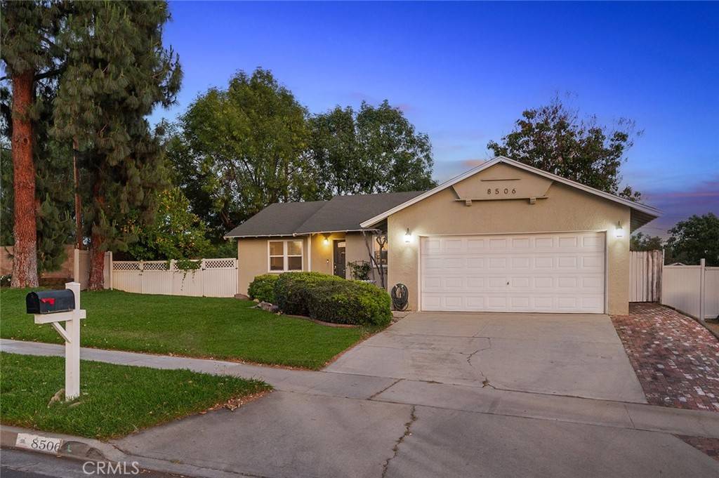 Riverside, CA 92504,8506 Conway DR
