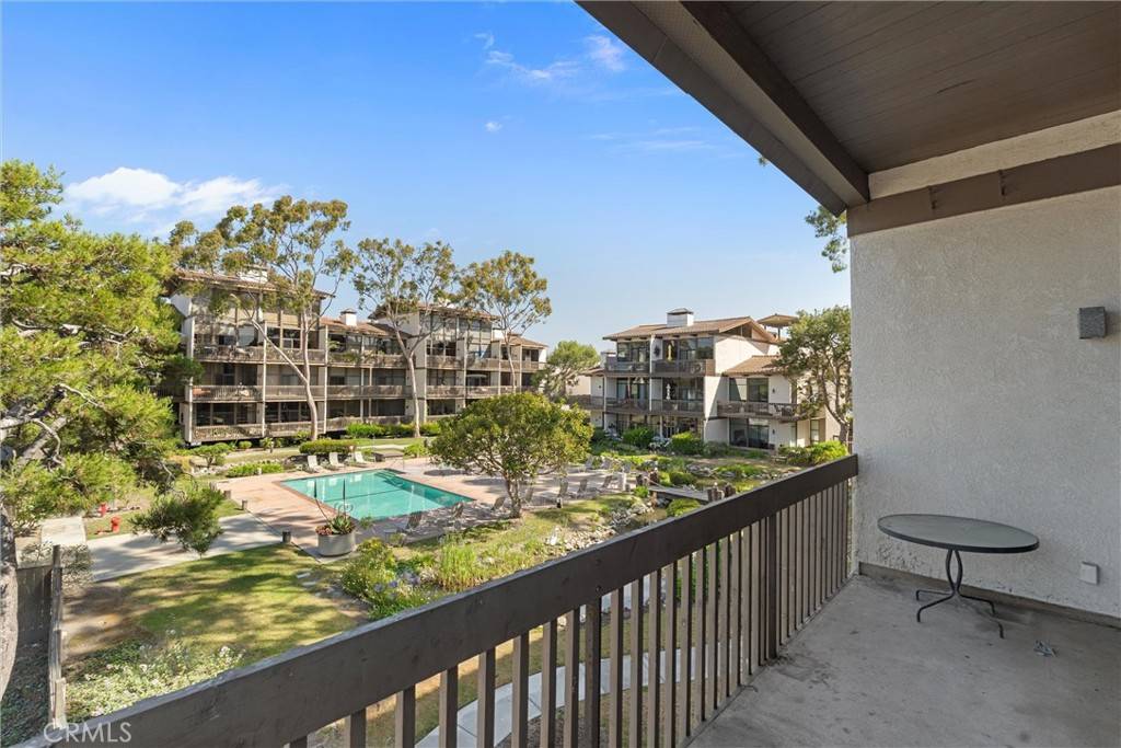 Long Beach, CA 90803,6217 Marina Pacifica Dr S