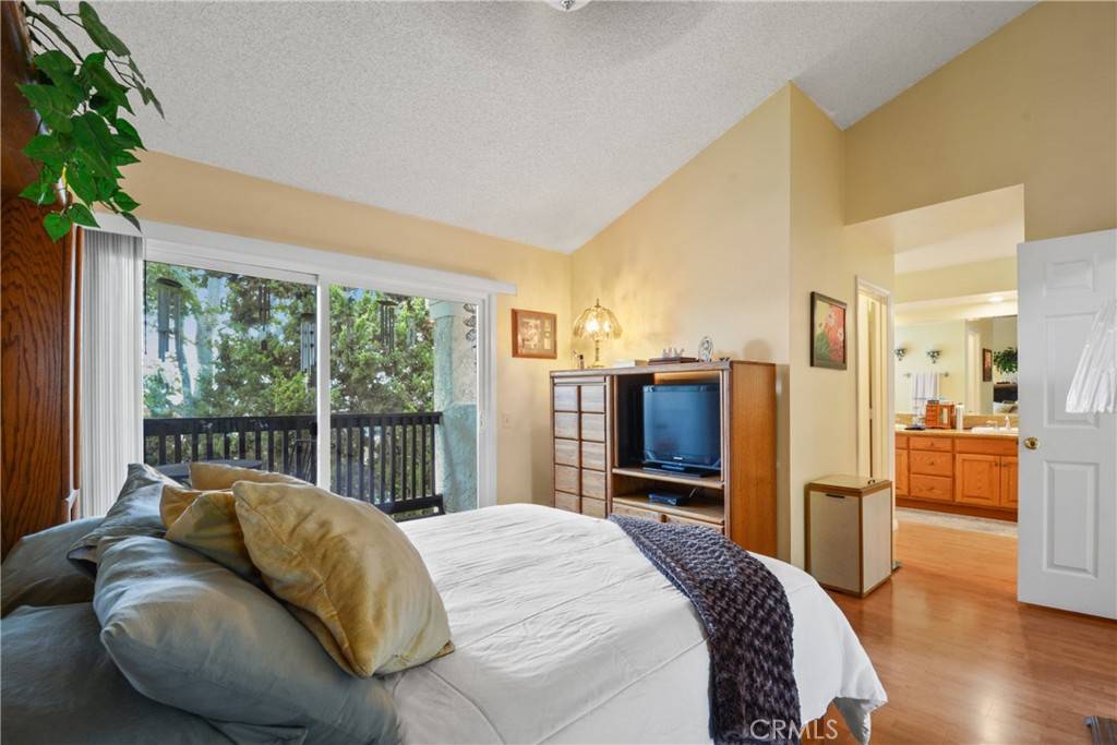 Ontario, CA 91762,1135 W Whittlers LN